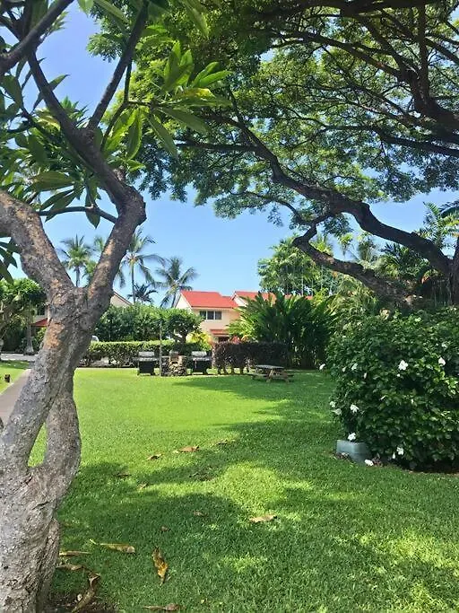 Ohana Beach Retreat At The Surf And Racquet Club Kailua-Kona